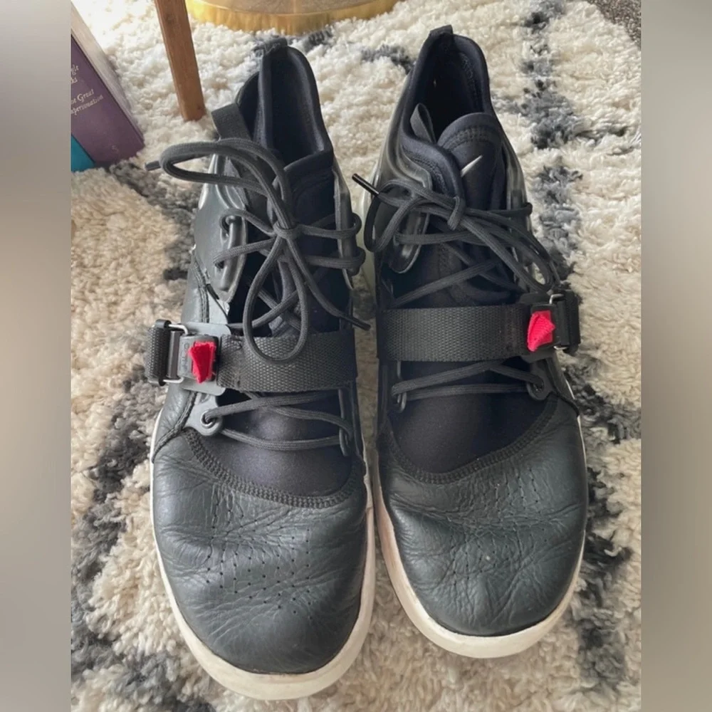 Nike Air Force 270 Sneakers Black and Red with Straps - Mens